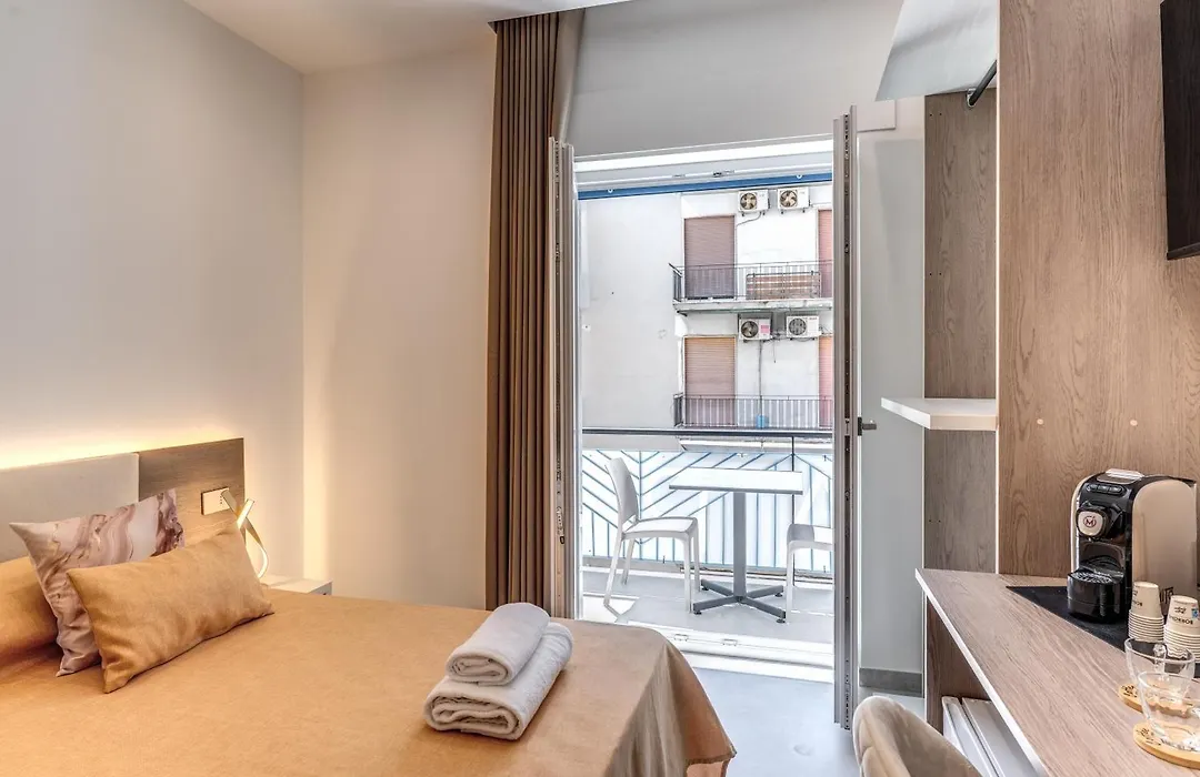 Welcome Inn Napoli Rooms, Private Bathrooms-1